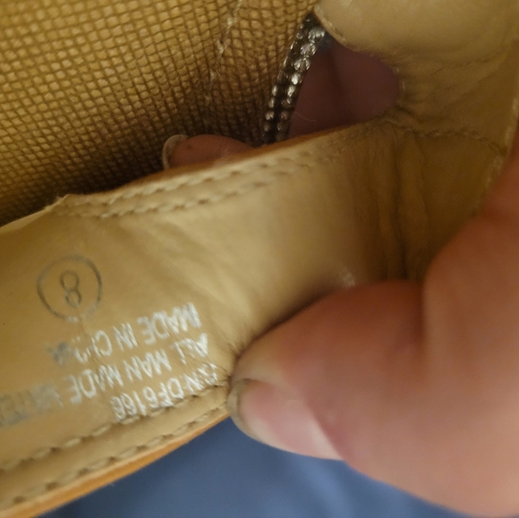 Italina Thong Sandals Womens Brown Rhinestone Slip On Cushioned Size 8 - Picture 2 of 6